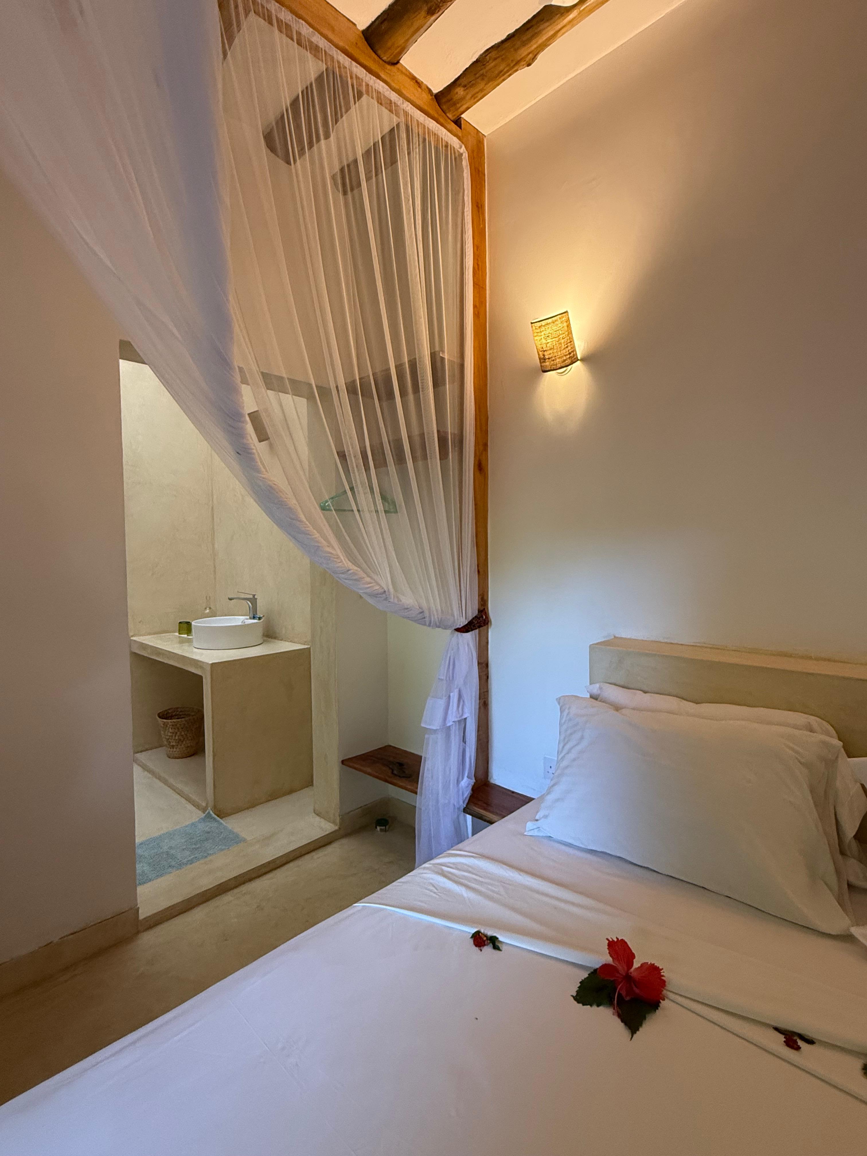 The Solo Sanctuary, a single netted bed